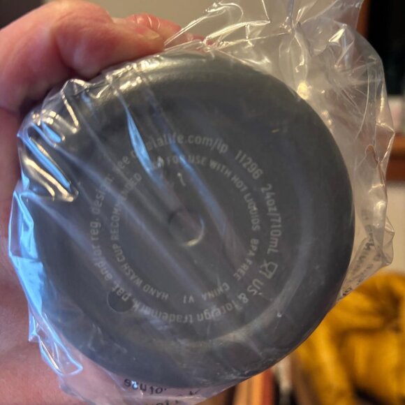 Owala freesip 24 oz OFF the grid- brand new and sealed - Picture 3 of 3